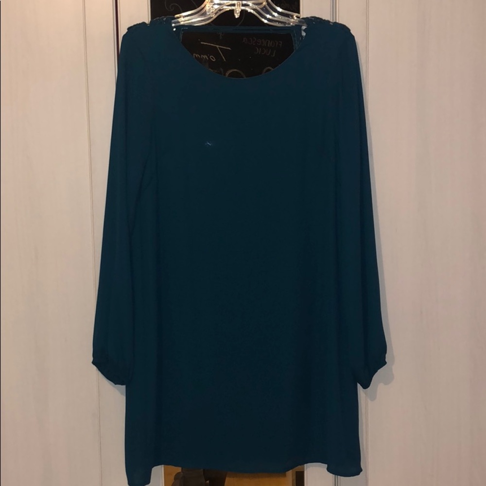 Long sleeve dress with draped back